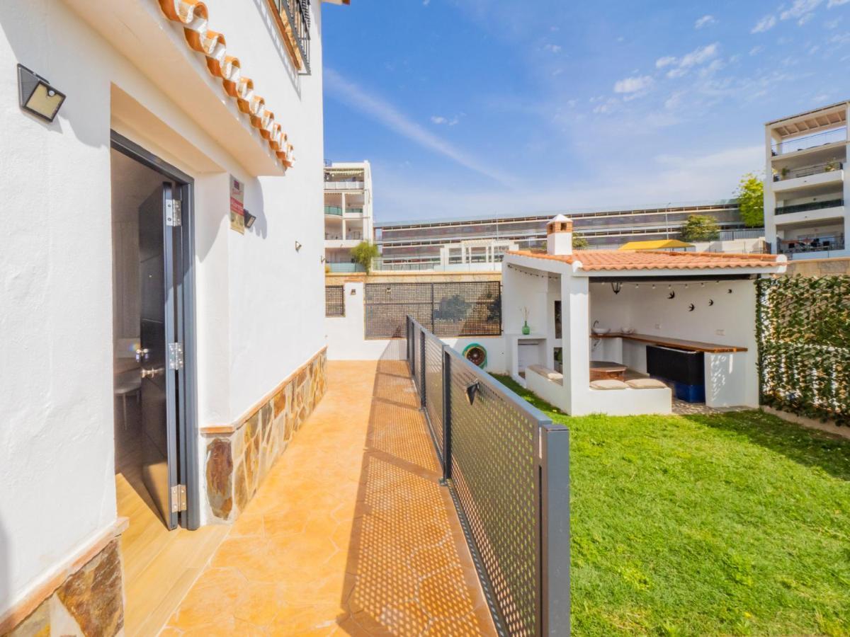 Cubo'S Hostal William'S Sunny 3 With Breakfast Benagalbón Exterior foto